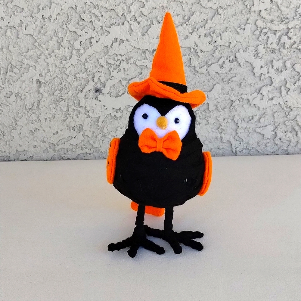 Target Hyde Eek Witch Bird 2016 Featherly Friends Halloween Black Orange Felt